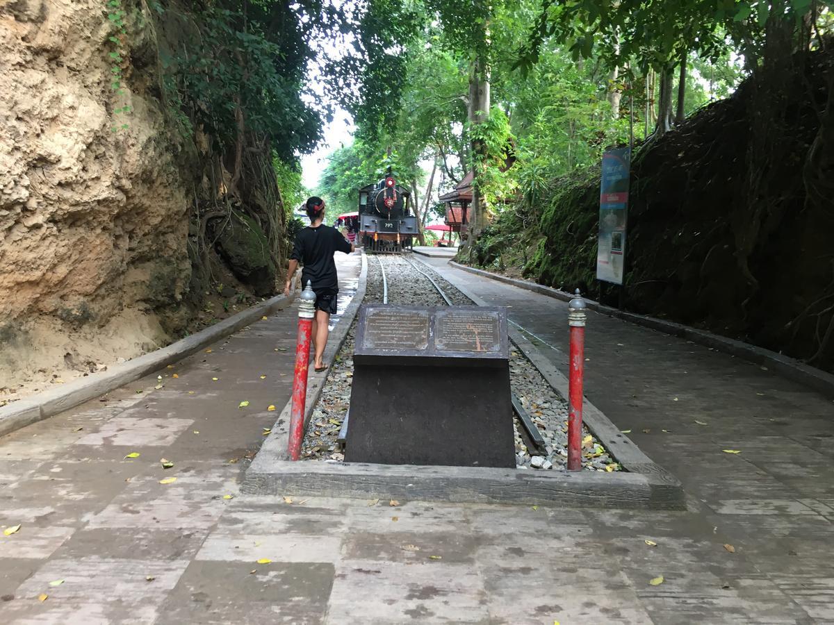 Chokchai Hotel Sai Yok Luaran gambar